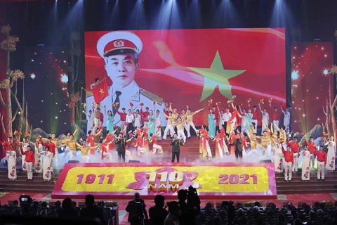 Vietnam's leaders pay tribute to Gen. Vo Nguyen Giap