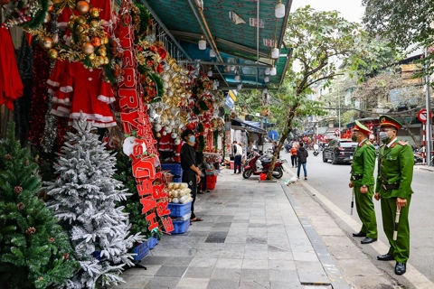 Hanoi bans traffic and gatherings around Hoan Kiem Lake and St’ Joseph Cathedral on Christmas