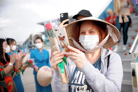 Khanh Hoa welcomes Russian tourists with vaccine passports after two years of closure