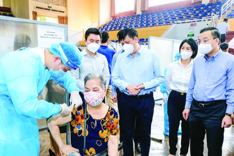 Hanoi keeps rolling out Covid-19 vaccinations during and after Tet holiday