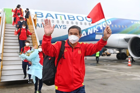 Vietnamese girls warmly welcome at home after historical advancement to FIFA World Cup 