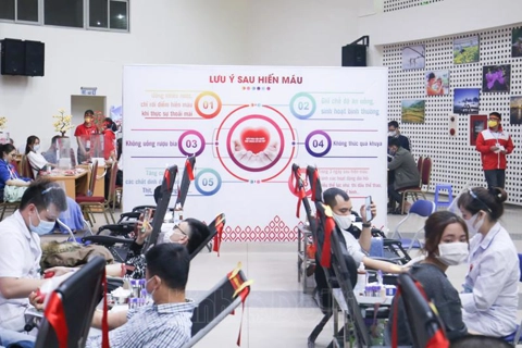 Hanoi hopes to receive 7,000 blood units from donors this month