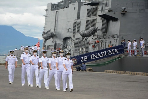 Japan training ships visit Vietnam 