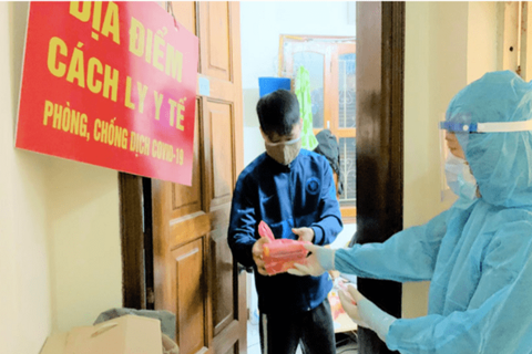 Hanoi distributes over 400,000 Covid-19 Molnupiravir pills for free
