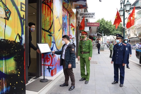 Hanoi is adorned to welcome international tourists