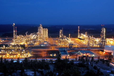 Vietnam to build 3rd oil refinery