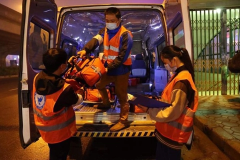 FAS Angel team and spontaneous volunteers on Hanoi streets