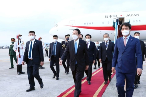 Japan PM Kishida arrives in Hanoi for 1st Vietnam trip 