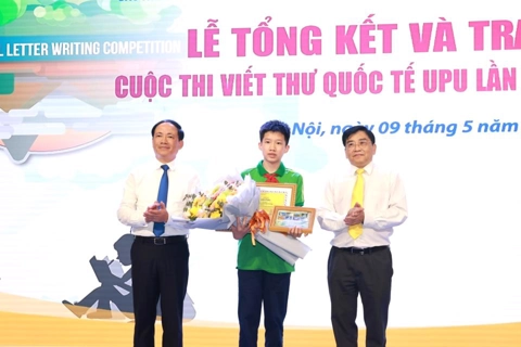 Hanoi student wins national prize of UPU letter-writing competition 2022