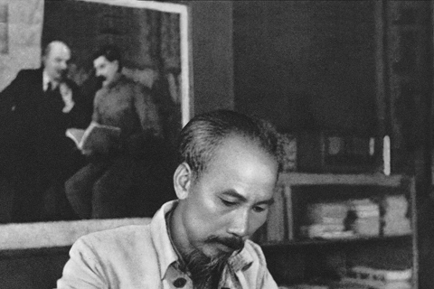 Exhibitions mark President Ho Chi Minh’s 132nd birthday anniversary