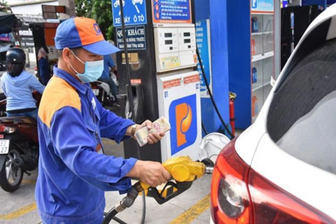 Petrol prices in Vietnam rise for six consecutive times in two months 