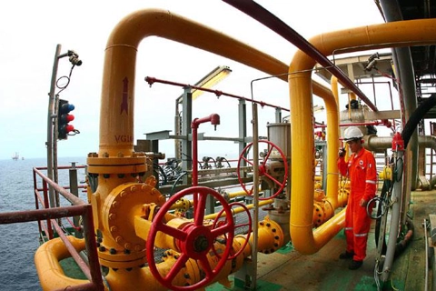 Vietnam in need of investment in oil industry but not at all cost: Lawmakers