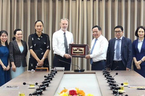 Hanoi seeks UNESCO’s support in culture, education and tourism