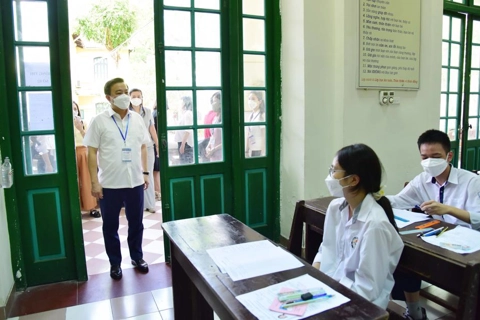 Hanoi students enter high-school entrance exam