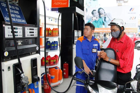 Vietnam petrol prices set new record at US$1.42 per liter