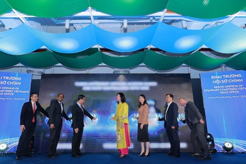 Standard Chartered launches new head office in Hanoi