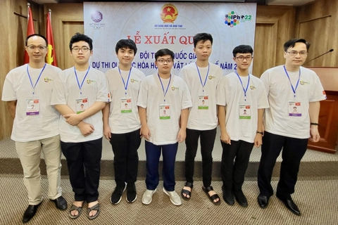 Vietnamese 10th grader wins International Physics Olympiad gold medal for 1st time