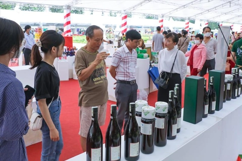 Hanoi honors OCOP products to boost sales in supermarkets 