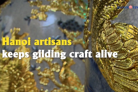 Hanoi's artisans keep gilding craft alive 