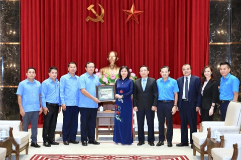 Hanoi, Vientiane strengthen cooperation in trade unions