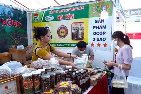 Hanoi supports 20 locations in promoting sales of OCOP products