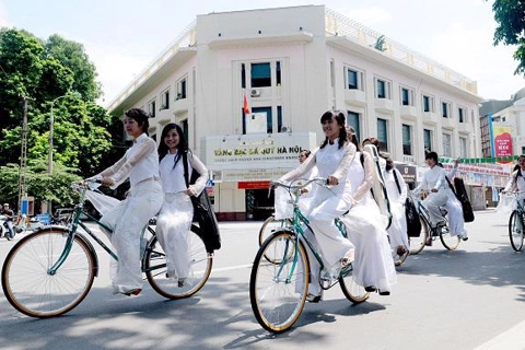 Hanoi to study a pilot program on bicycle-only lanes