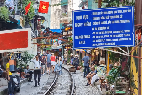 Hanoi stops all businesses on the railway: Officials