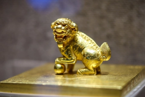 Vietnamese national treasures on calendar block