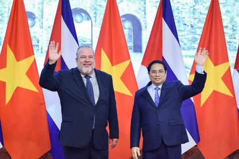 Cuban Prime Minister arrives in Vietnam, first visit outside Latin America