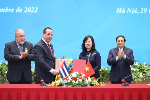 Vietnam, Cuba ink action plan for further economic ties 2023-2025