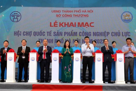 Hanoi opens international fair for key industrial products