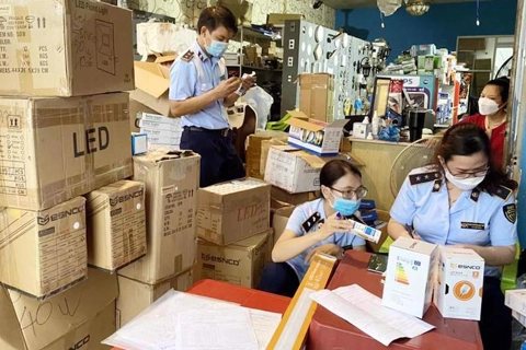 Hanoi tightens management of goods ahead of Tet holiday  