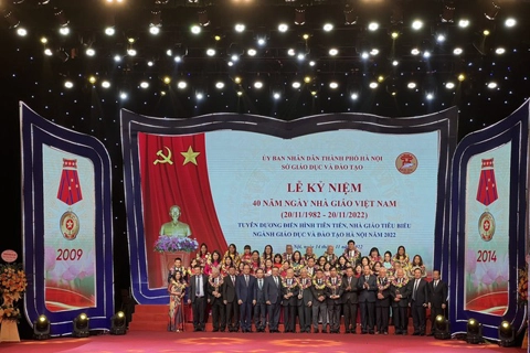 Hanoi honors exemplary teachers as Vietnam Teachers' Day approaches 