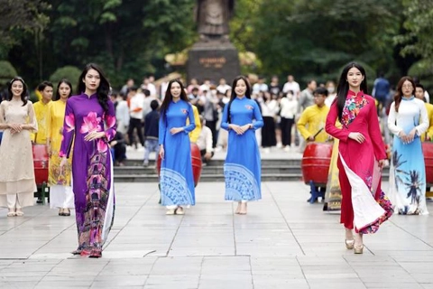 Over 30,000 people attend Hanoi Tourism Ao Dai Festival 2022