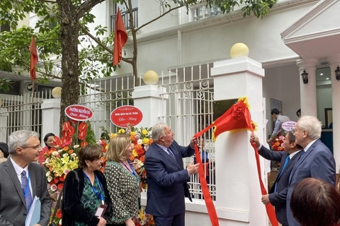 President of the French Senate opens new headquarters of the French Institute in Vietnam