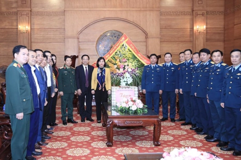 Hanoi leader visits witnesses of the “Dien Bien Phu in the Air” victory