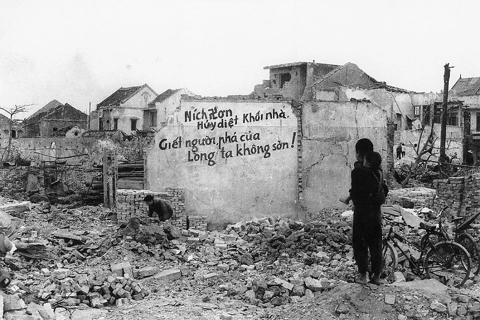 Exhibition “Hanoi 1972 - Aspiration for Peace” opens