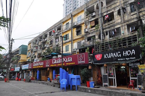 Hanoi selects investors to renovate old apartment buildings by 2030 