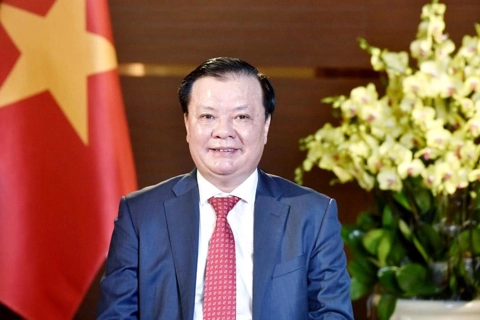 Hanoi Party chief sends Tet greetings to locals