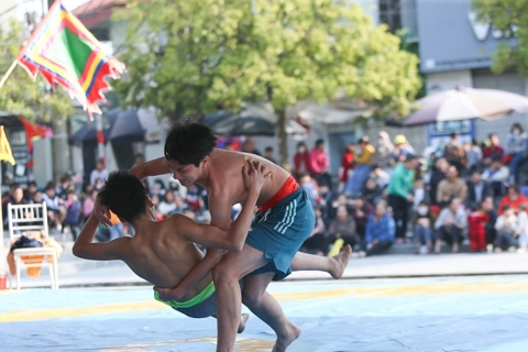 Bung Village Wrestling Festival held in fanfare