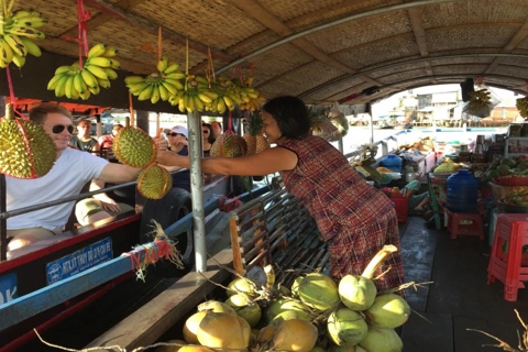 ASEAN Tourism Awards 2023 honor 14 businesses of Vietnam