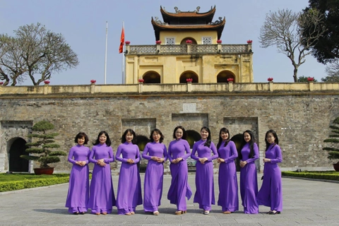 “Vietnam Ao Dai Week” launched to celebrate International Women's Day