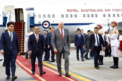 Australia’s Governor-General arrives in Hanoi, 1st foreign guest of Vietnam’s President