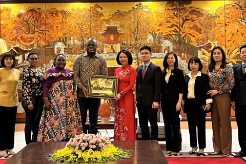 South Africa's Northern Cape Province eyes cooperation with Hanoi in green economy