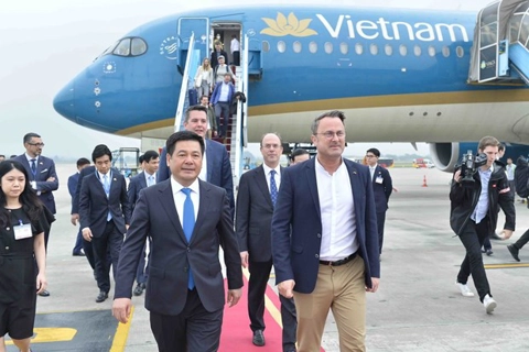 Prime Minister of Luxembourg arrives in Hanoi, beginning official visit to Vietnam