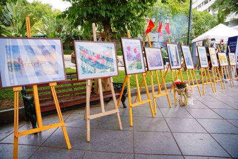 Watercolor exhibition: Inspiring shades of Europe in Hanoi