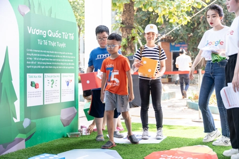 Summer Online Safety Playground gives self-protection skills to children in Hanoi