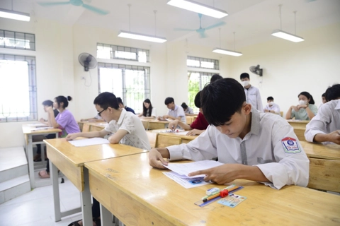 Students in Hanoi sit for the 10th grade entrance exam
