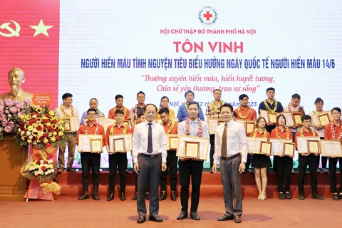 Hanoi honours outstanding blood donors