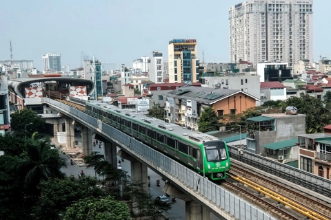 Cat Linh-Ha Dong urban rail becomes popular means of transport 